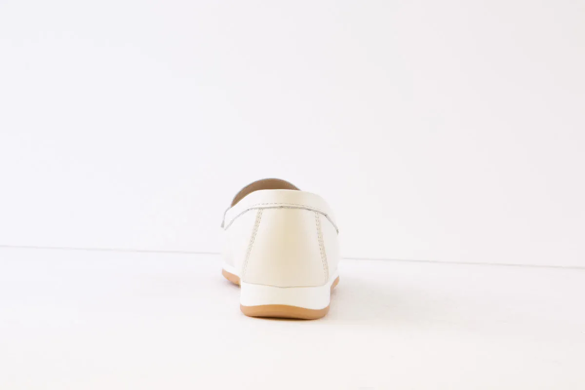 AEROBICS - 8380.001 FLAT SLIP-ON MOCCASIN SHOE - WHITE LEATHER