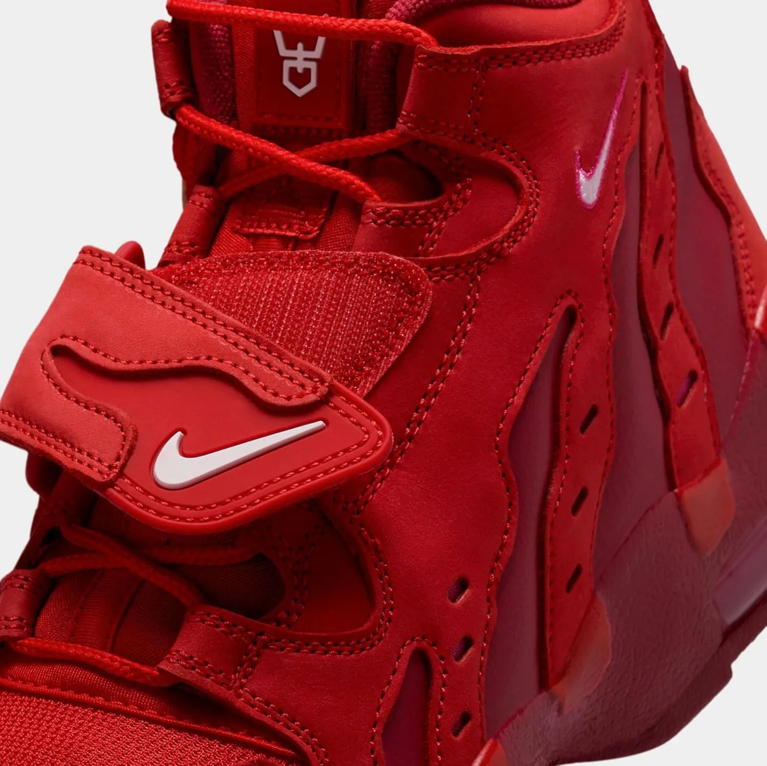 Air Diamond Turf Max 96 Mens Lifestyle Shoes (University Red/White/Red Crush) (IF1617-600, Red/White)