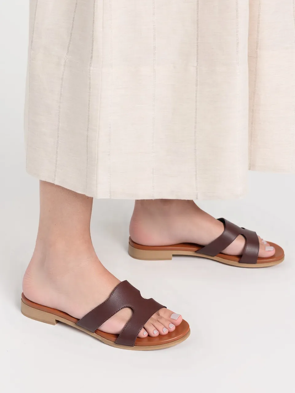 AMOR SLIDE SANDALS