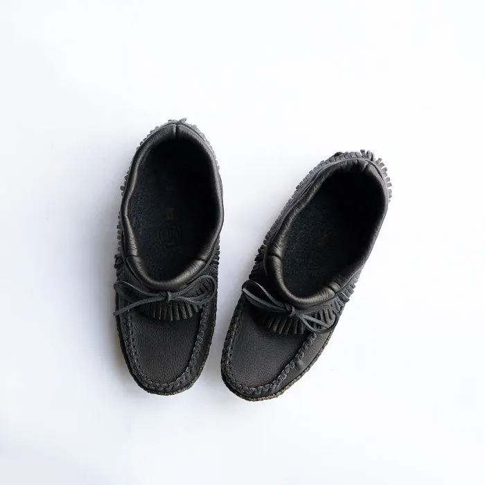 BASTIEN　Moose Hide Fringe Mid Cut Moccasin