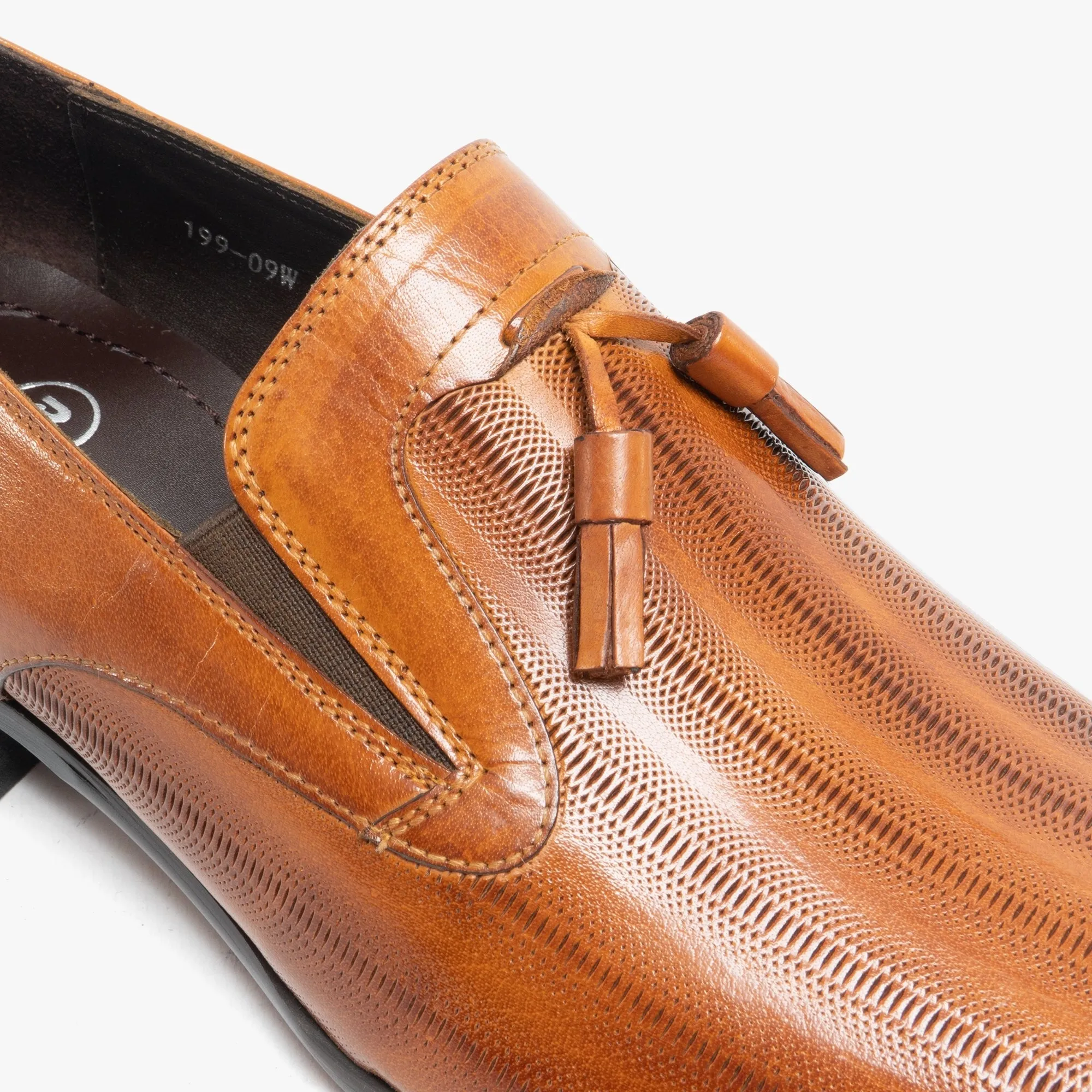 Blakeseys WESTMORELAND Mens Leather Etched Pointed Tassel Loafers Tan