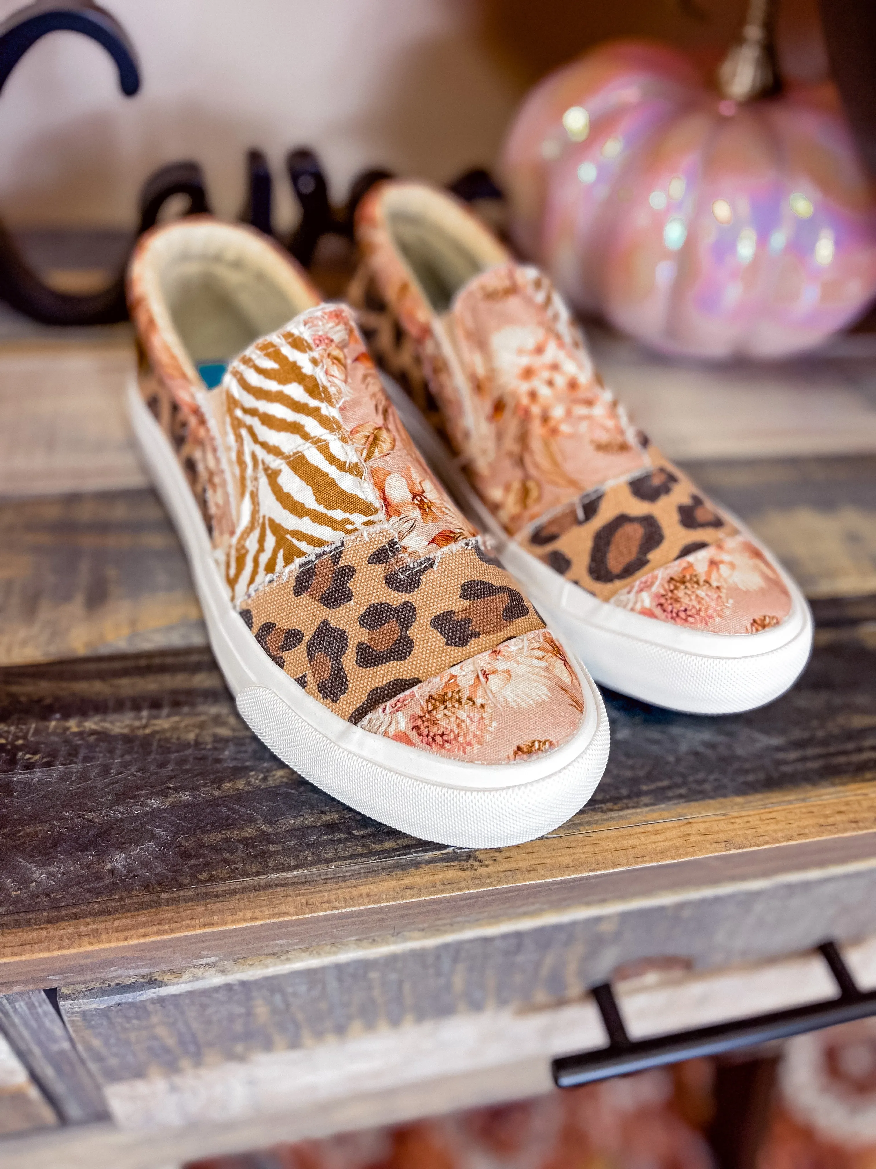 Blowfish Taupe Tropic & Natural Kitty Maddox