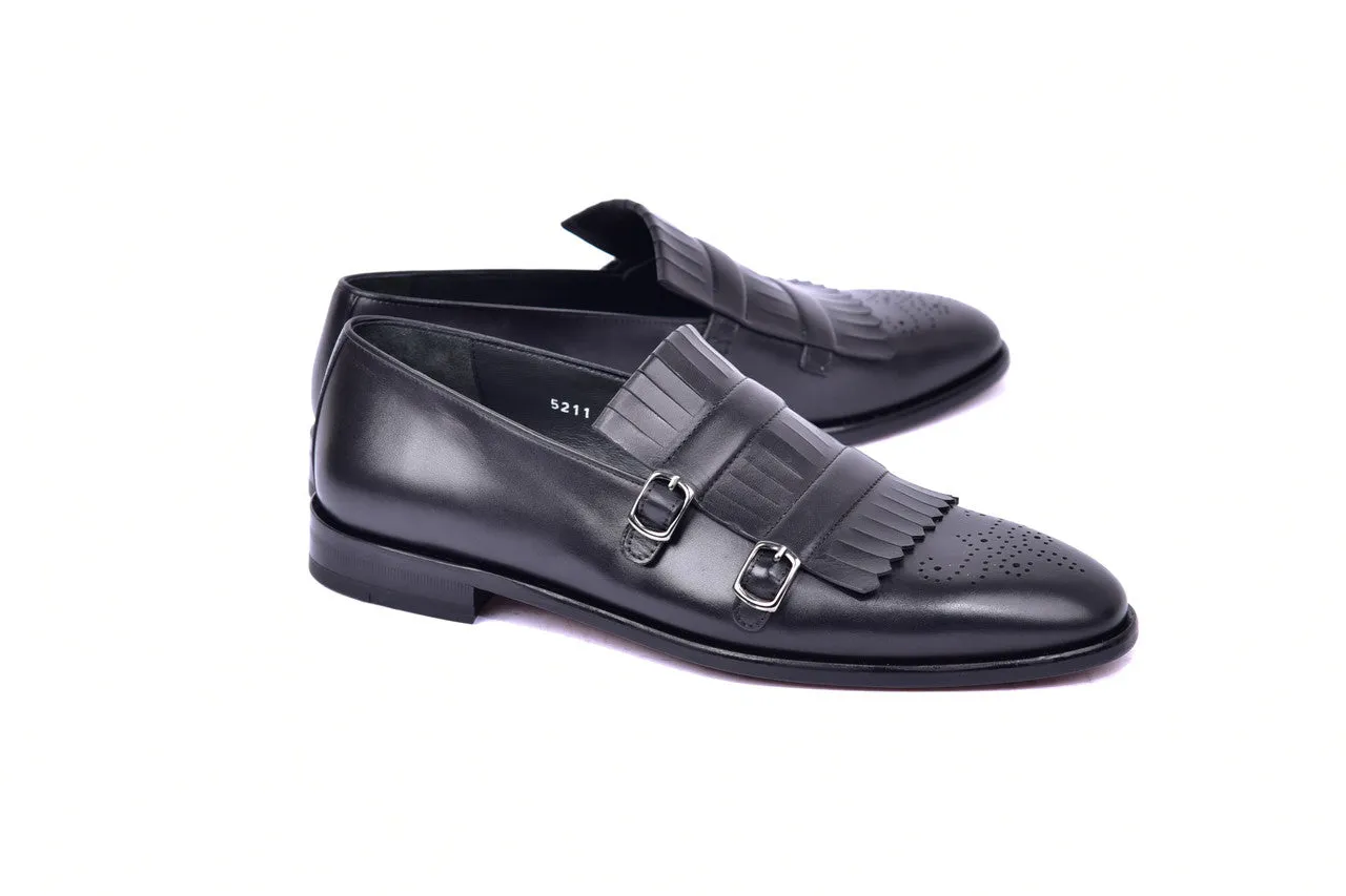 C0001902- 5211 Kilt side Buckle Loafer- Black