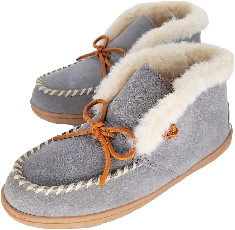 Clarks Women's Moccasin Bootie Slippers, JMH1814B - Suede Indoor/Outdoor Slip-Ons with Faux Fur Lining & Non-Slip Gripped Rubber Outsole - Ladies Comfy & Fluffy Ankle Boots for Winter Use, Grey, 6
