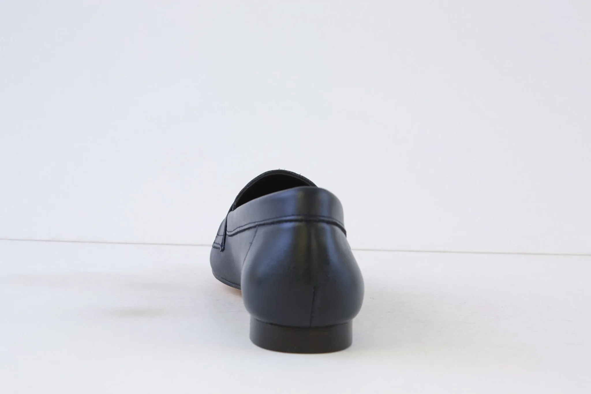 MARIA JAEN - 7X FLAT LOAFER - NAVY LEATHER