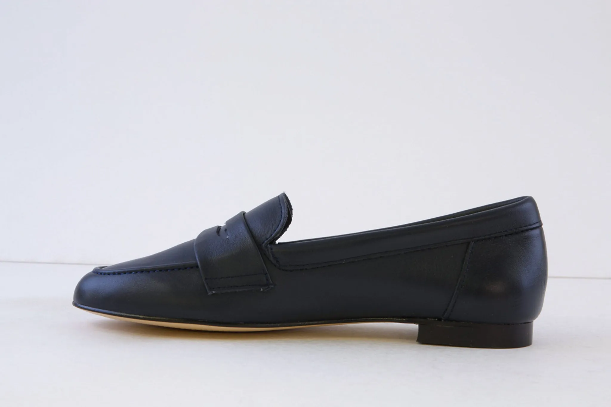 MARIA JAEN - 7X FLAT LOAFER - NAVY LEATHER