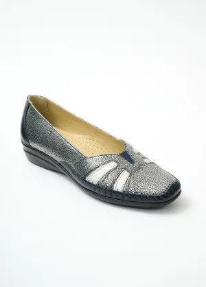Soft leather comfort width moccasins