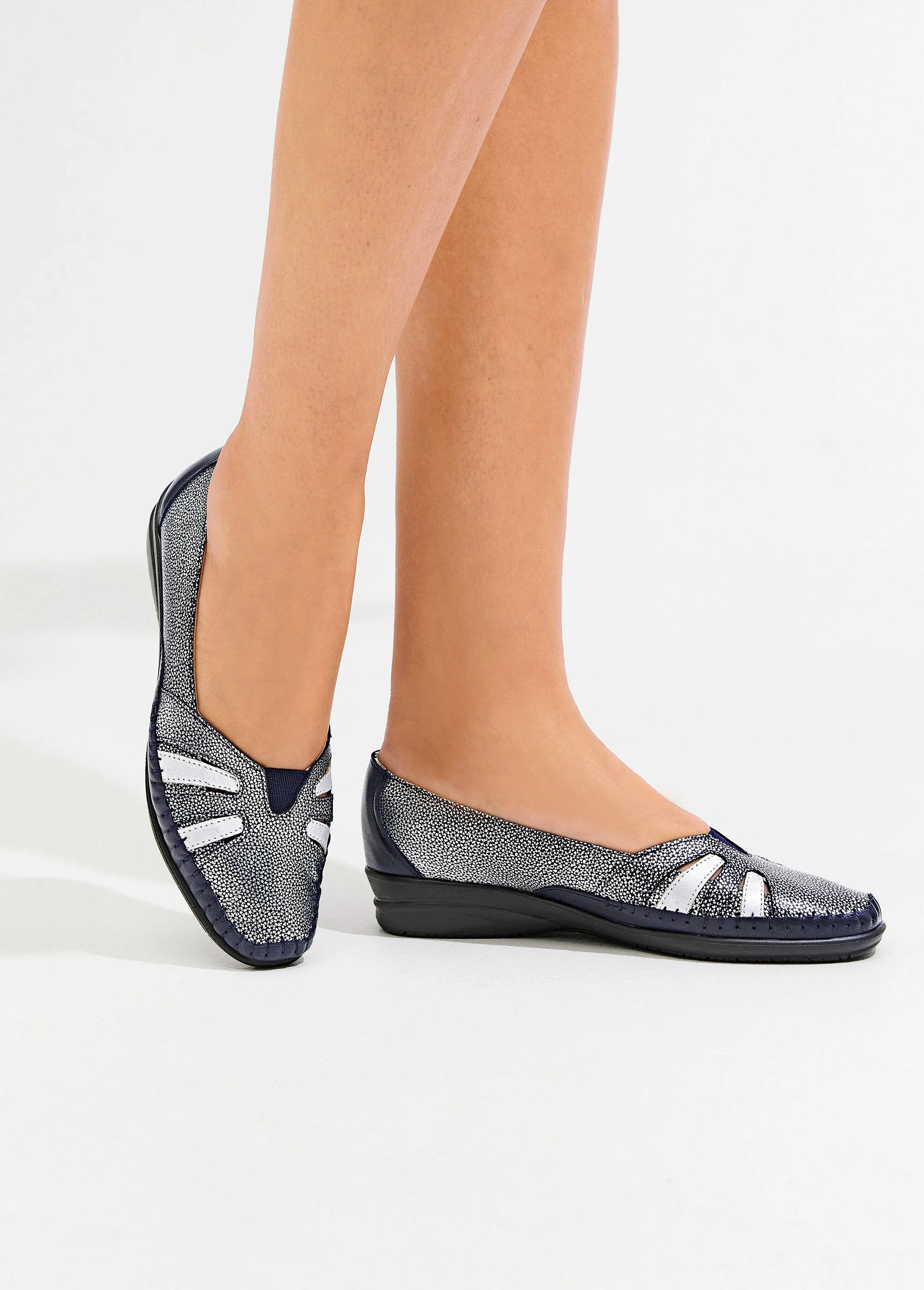 Soft leather comfort width moccasins