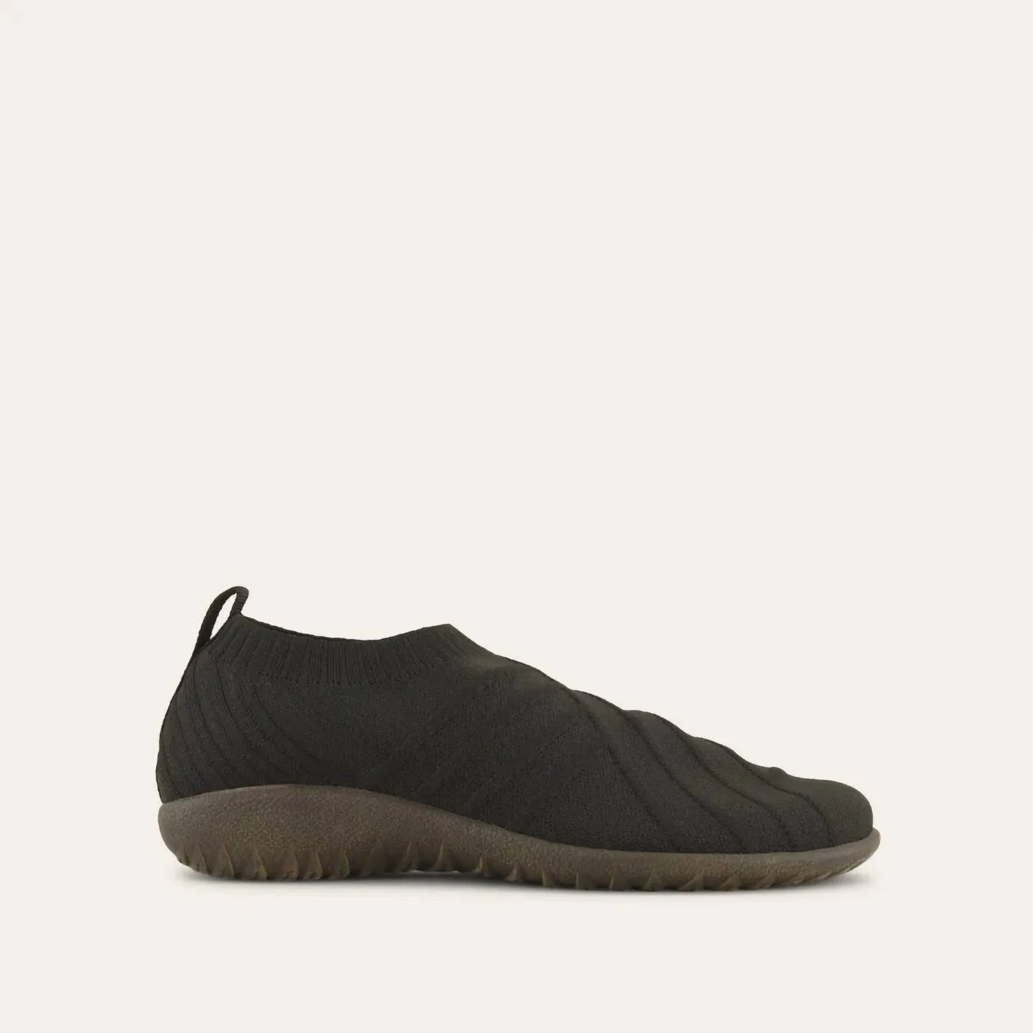 Women's Okahu Slip On Shoes - Medium In Black Knit